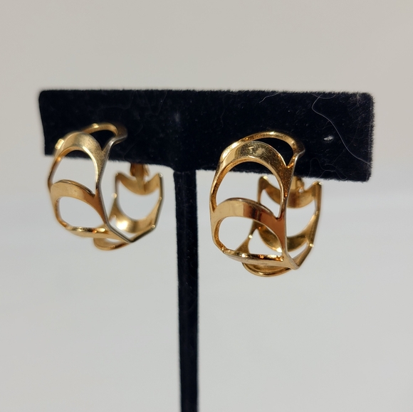 Vintage 70s Napier Gold Tone Hoop Earrings Screw Back Hinged - Picture 1 of 8